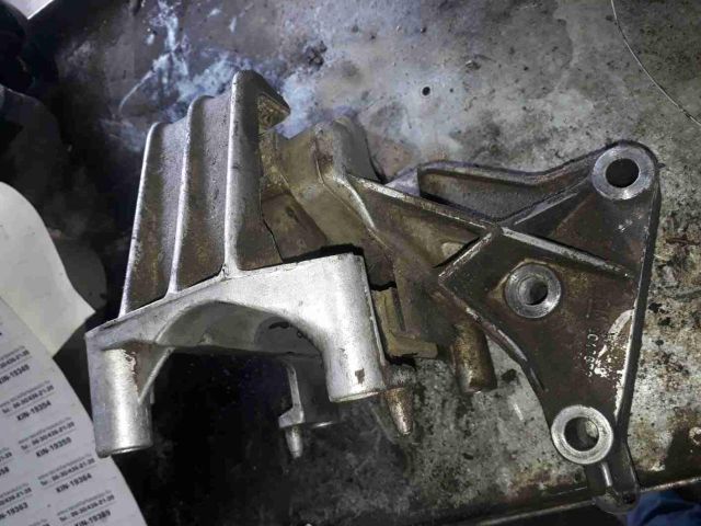 bontott OPEL VECTRA B Váltó Tartó Bak (Pozíciófüggetlen)