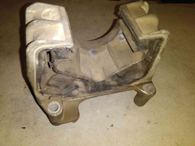 bontott OPEL VECTRA B Váltó Tartó Bak (Pozíciófüggetlen)