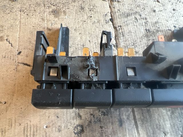 bontott OPEL VECTRA B Vészvillogó Kapcsoló