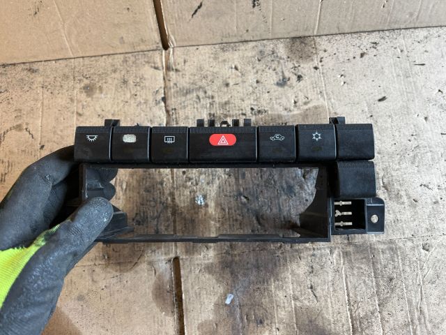 bontott OPEL VECTRA B Vészvillogó Kapcsoló