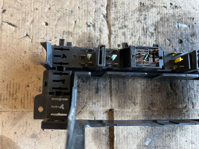 bontott OPEL VECTRA B Vészvillogó Kapcsoló