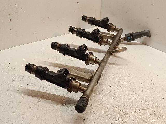 bontott OPEL VECTRA C Porlasztó Sor / Híd