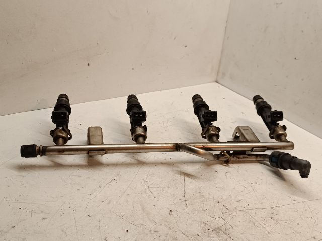 bontott OPEL VECTRA C Porlasztó Sor / Híd