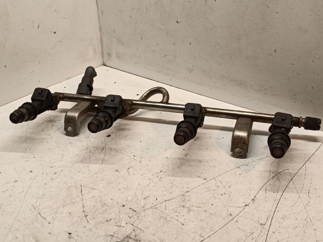 bontott OPEL VECTRA C Porlasztó Sor / Híd