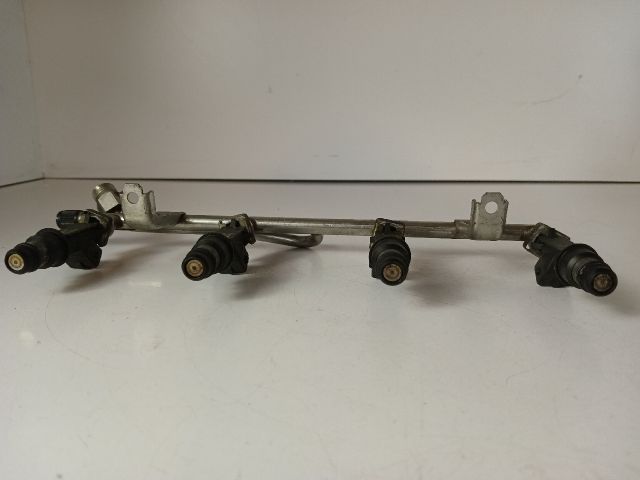 bontott OPEL VECTRA C Porlasztó Sor / Híd