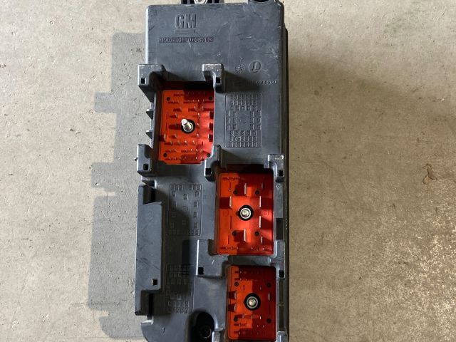 bontott OPEL VECTRA C Biztosítéktábla Motortér