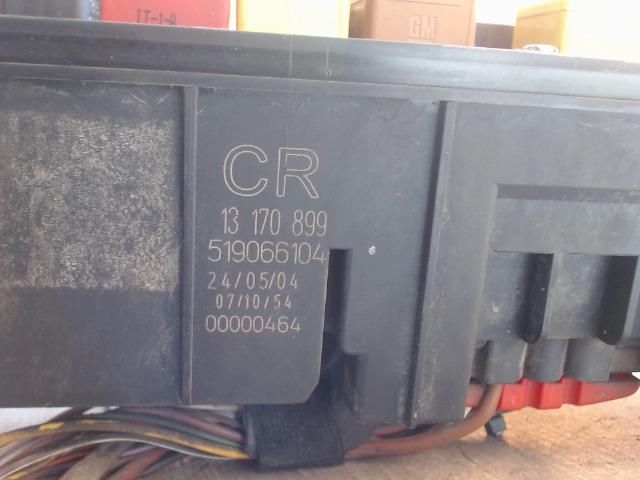 bontott OPEL VECTRA C Biztosítéktábla Motortér