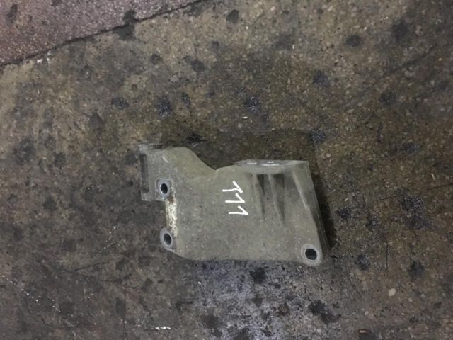 bontott OPEL VECTRA C Generátor Tartó Bak