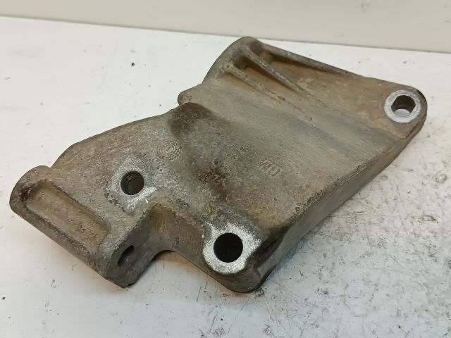 bontott OPEL VECTRA C Generátor Tartó Bak