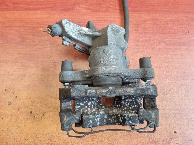 bontott OPEL VECTRA C Jobb hátsó Féknyereg Munkahengerrel