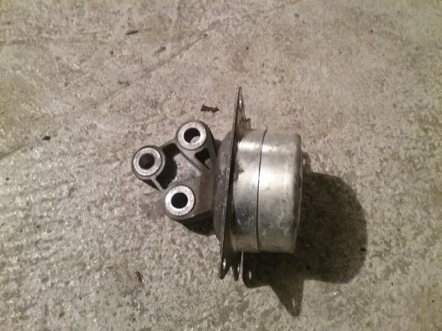 bontott OPEL VECTRA C Motor Tartó Bak (Fém)