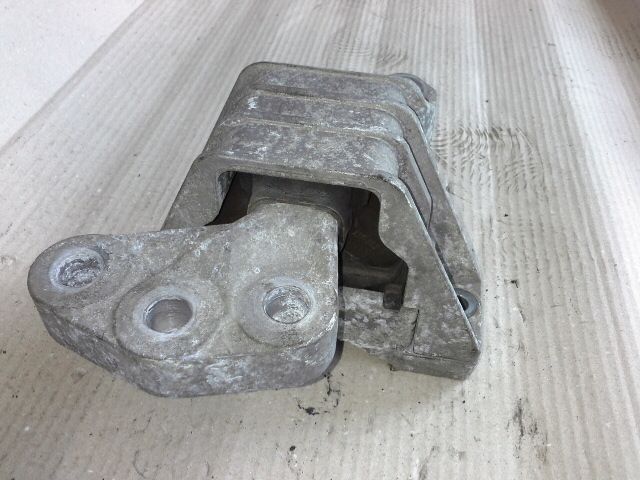 bontott OPEL VECTRA C Motor Tartó Bak (Pozíciófüggetlen)