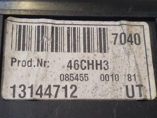 bontott OPEL VECTRA C Biztosítéktábla Motortér