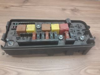 bontott OPEL VECTRA C Biztosítéktábla Motortér