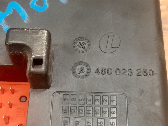 bontott OPEL VECTRA C Biztosítéktábla Motortér