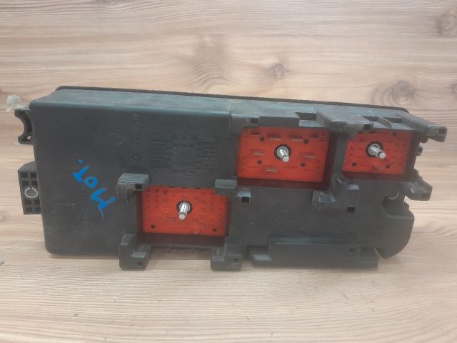 bontott OPEL VECTRA C Biztosítéktábla Motortér