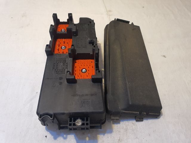 bontott OPEL VECTRA C Biztosítéktábla Motortér