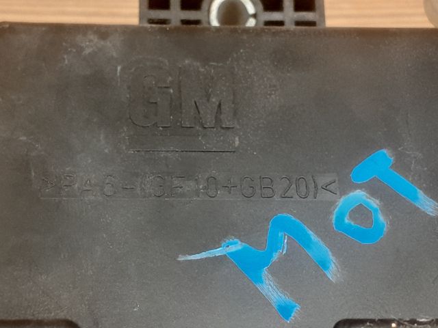 bontott OPEL VECTRA C Biztosítéktábla Motortér