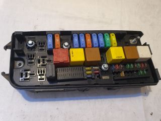 bontott OPEL VECTRA C Biztosítéktábla Motortér