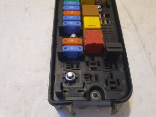 bontott OPEL VECTRA C Biztosítéktábla Motortér