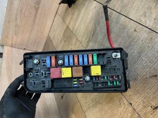 bontott OPEL VECTRA C Biztosítéktábla Motortér