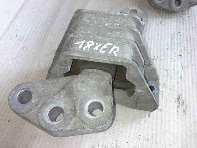 bontott OPEL VECTRA C Motor Tartó Bak (Pozíciófüggetlen)