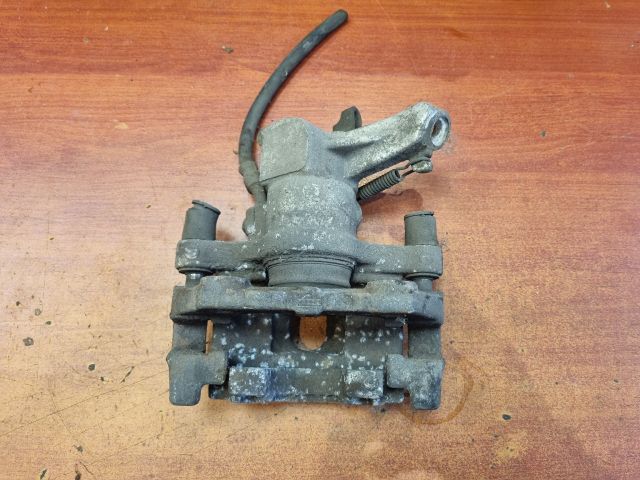 bontott OPEL VECTRA C Bal hátsó Féknyereg Munkahengerrel