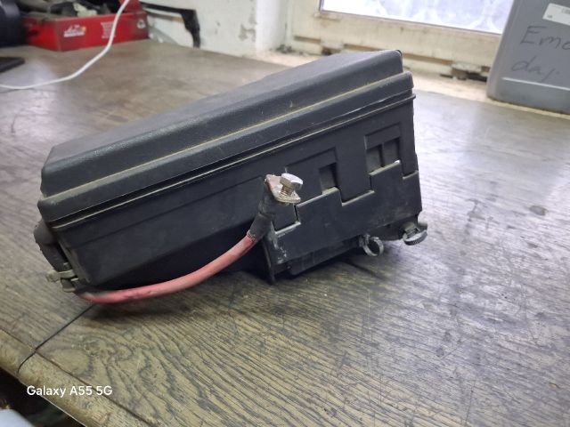 bontott OPEL VECTRA C Biztosítéktábla Motortér