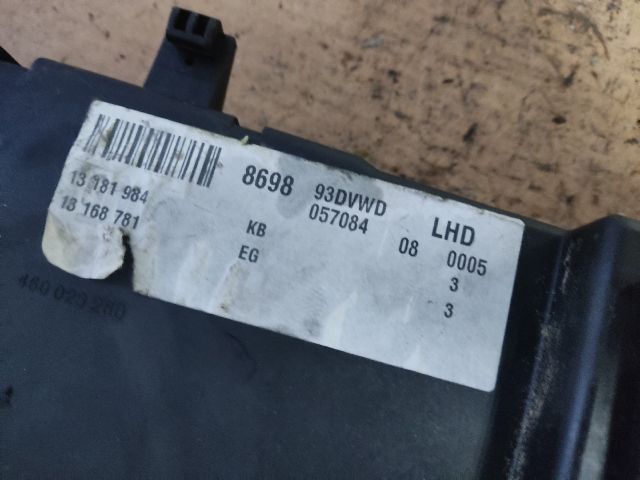 bontott OPEL VECTRA C Biztosítéktábla Motortér