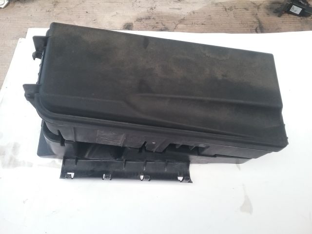 bontott OPEL VECTRA C Biztosítéktábla Motortér