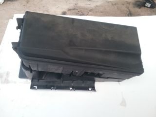 bontott OPEL VECTRA C Biztosítéktábla Motortér
