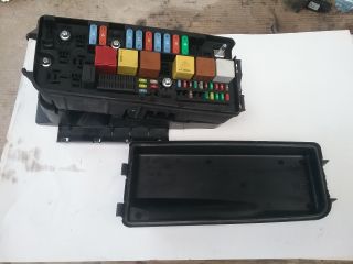 bontott OPEL VECTRA C Biztosítéktábla Motortér