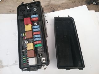 bontott OPEL VECTRA C Biztosítéktábla Motortér