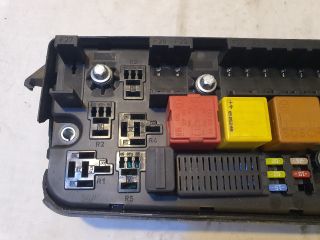 bontott OPEL VECTRA C Biztosítéktábla Motortér