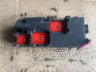 bontott OPEL VECTRA C Biztosítéktábla Motortér