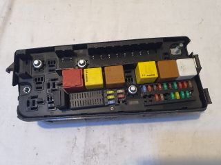 bontott OPEL VECTRA C Biztosítéktábla Motortér