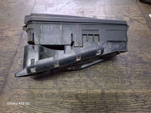 bontott OPEL VECTRA C Biztosítéktábla Motortér