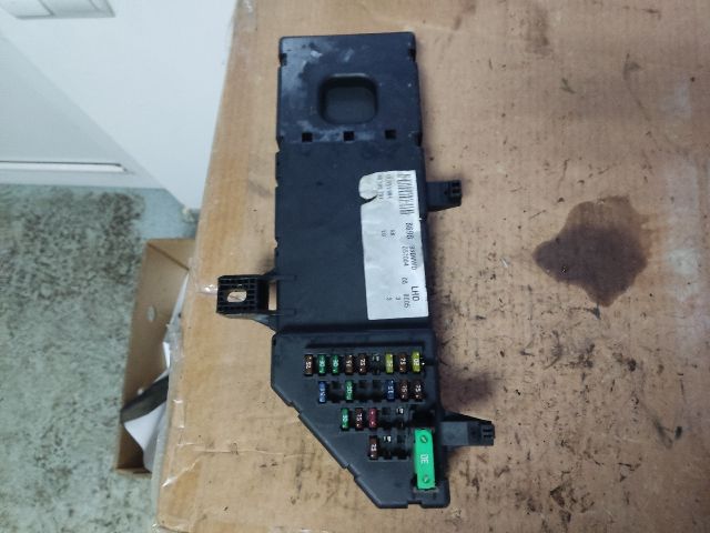 bontott OPEL VECTRA C Biztosítéktábla Motortér