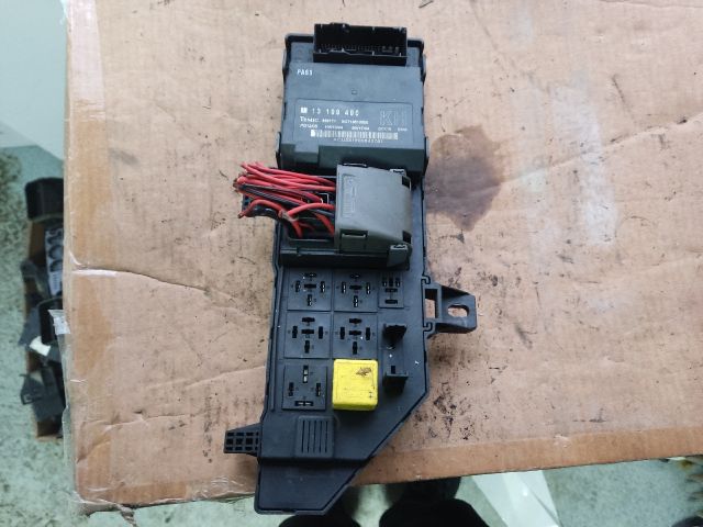 bontott OPEL VECTRA C Biztosítéktábla Motortér