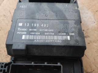 bontott OPEL VECTRA C Biztosítéktábla Motortér