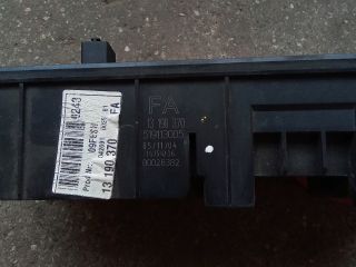 bontott OPEL VECTRA C Biztosítéktábla Motortér