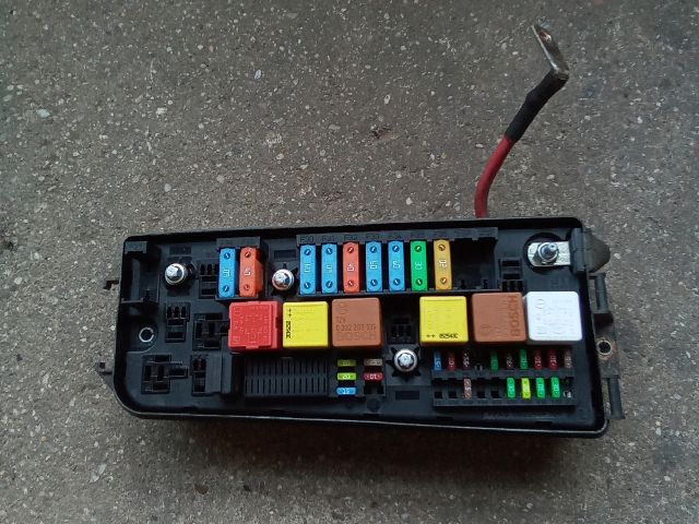 bontott OPEL VECTRA C Biztosítéktábla Motortér