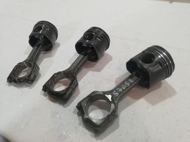 bontott OPEL VECTRA C Dugattyú