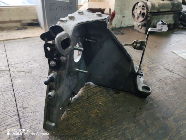 bontott OPEL VECTRA C Generátor Tartó Bak