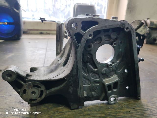 bontott OPEL VECTRA C Generátor Tartó Bak