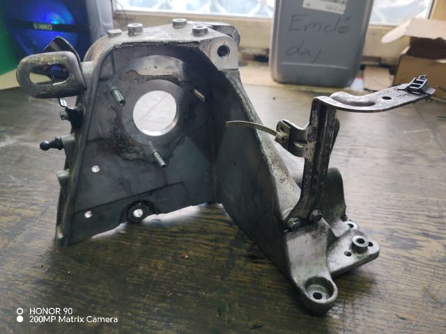 bontott OPEL VECTRA C Generátor Tartó Bak