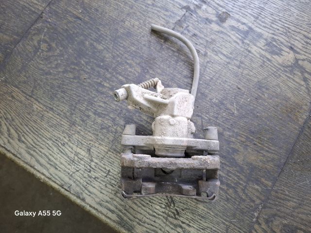 bontott OPEL VECTRA C Jobb hátsó Féknyereg Munkahengerrel