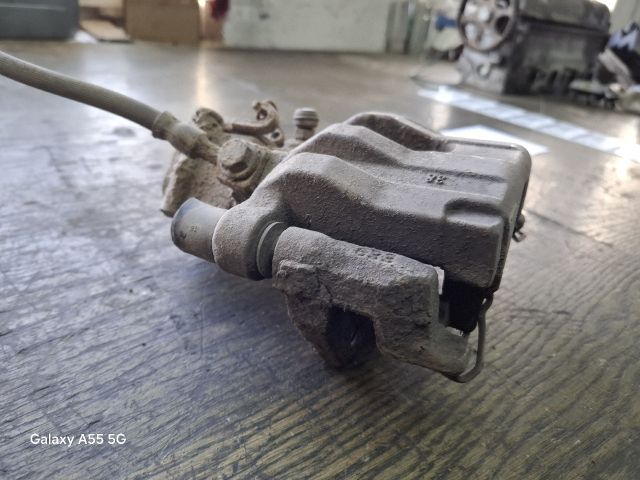 bontott OPEL VECTRA C Jobb hátsó Féknyereg Munkahengerrel