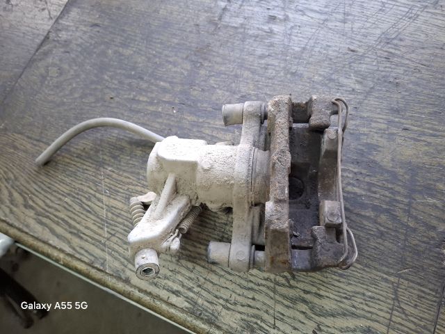 bontott OPEL VECTRA C Jobb hátsó Féknyereg Munkahengerrel