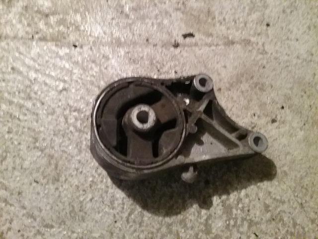 bontott OPEL VECTRA C Motor Tartó Bak (Fém)